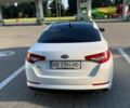 Белый Киа K5, объемом двигателя 2 л и пробегом 315 тыс. км за 9000 $, фото 4 на Automoto.ua