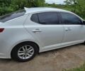 Білий Кіа K5, об'ємом двигуна 2 л та пробігом 305 тис. км за 6400 $, фото 1 на Automoto.ua