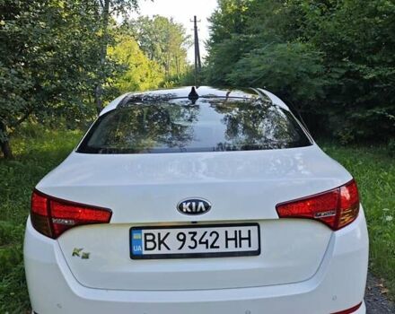 Белый Киа K5, объемом двигателя 2 л и пробегом 240 тыс. км за 9990 $, фото 8 на Automoto.ua