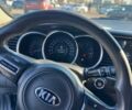 Белый Киа K5, объемом двигателя 2 л и пробегом 225 тыс. км за 10000 $, фото 10 на Automoto.ua