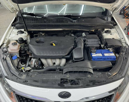 Білий Кіа K5, об'ємом двигуна 2 л та пробігом 260 тис. км за 8499 $, фото 26 на Automoto.ua