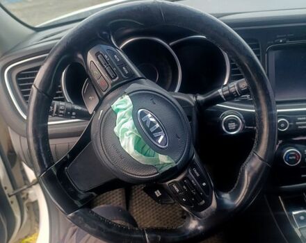 Білий Кіа K5, об'ємом двигуна 2 л та пробігом 200 тис. км за 5000 $, фото 6 на Automoto.ua