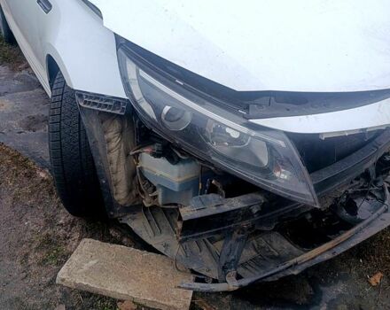 Білий Кіа K5, об'ємом двигуна 2 л та пробігом 200 тис. км за 5000 $, фото 10 на Automoto.ua