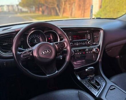 Белый Киа K5, объемом двигателя 2 л и пробегом 282 тыс. км за 7800 $, фото 10 на Automoto.ua