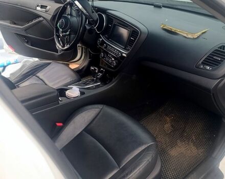 Білий Кіа K5, об'ємом двигуна 2 л та пробігом 200 тис. км за 5000 $, фото 4 на Automoto.ua