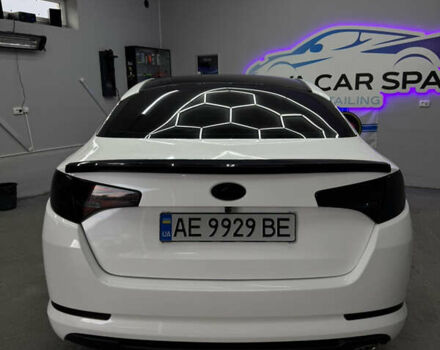 Білий Кіа K5, об'ємом двигуна 2 л та пробігом 260 тис. км за 8499 $, фото 2 на Automoto.ua