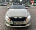 Белый Киа K5, объемом двигателя 2 л и пробегом 239 тыс. км за 10400 $, фото 2 на Automoto.ua