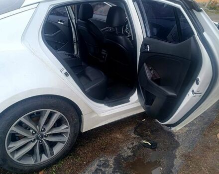 Білий Кіа K5, об'ємом двигуна 2 л та пробігом 200 тис. км за 5000 $, фото 3 на Automoto.ua