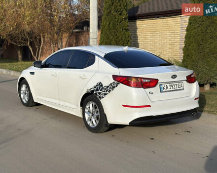 Белый Киа K5, объемом двигателя 2 л и пробегом 282 тыс. км за 7600 $, фото 14 на Automoto.ua