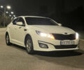 Белый Киа K5, объемом двигателя 2 л и пробегом 170 тыс. км за 8000 $, фото 1 на Automoto.ua