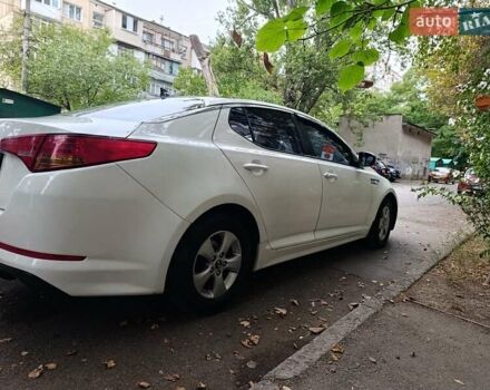 Білий Кіа K5, об'ємом двигуна 2 л та пробігом 371 тис. км за 8000 $, фото 2 на Automoto.ua
