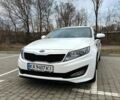 Білий Кіа K5, об'ємом двигуна 2 л та пробігом 306 тис. км за 8300 $, фото 1 на Automoto.ua