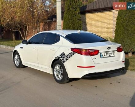 Білий Кіа K5, об'ємом двигуна 2 л та пробігом 281 тис. км за 7700 $, фото 3 на Automoto.ua