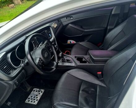 Белый Киа K5, объемом двигателя 2 л и пробегом 255 тыс. км за 9300 $, фото 5 на Automoto.ua