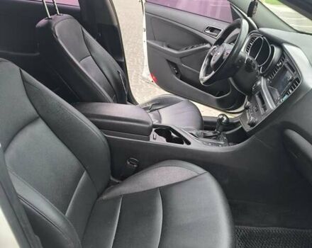 Білий Кіа K5, об'ємом двигуна 2 л та пробігом 255 тис. км за 9300 $, фото 3 на Automoto.ua