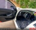 Белый Киа K5, объемом двигателя 2 л и пробегом 370 тыс. км за 8000 $, фото 3 на Automoto.ua