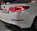 Белый Киа K5, объемом двигателя 2 л и пробегом 189 тыс. км за 7222 $, фото 3 на Automoto.ua