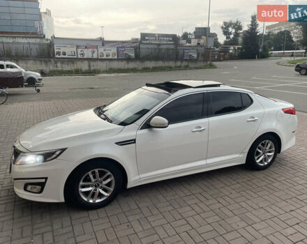 Белый Киа K5, объемом двигателя 2 л и пробегом 239 тыс. км за 10400 $, фото 1 на Automoto.ua