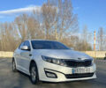 Белый Киа K5, объемом двигателя 2 л и пробегом 170 тыс. км за 8000 $, фото 5 на Automoto.ua