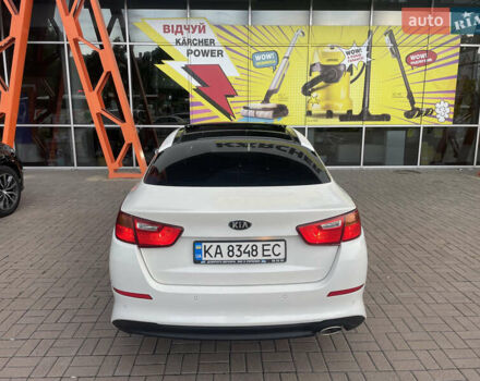 Белый Киа K5, объемом двигателя 2 л и пробегом 239 тыс. км за 10400 $, фото 5 на Automoto.ua