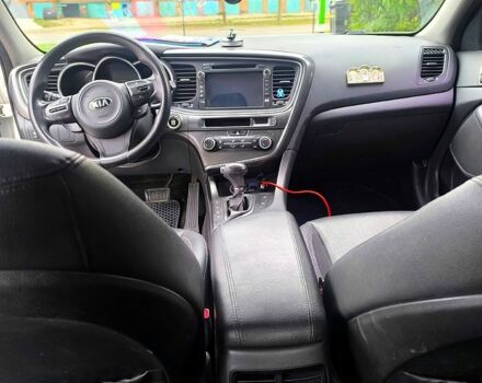 Белый Киа K5, объемом двигателя 2 л и пробегом 255 тыс. км за 9300 $, фото 6 на Automoto.ua