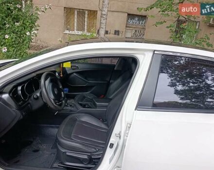 Білий Кіа K5, об'ємом двигуна 2 л та пробігом 371 тис. км за 8000 $, фото 12 на Automoto.ua