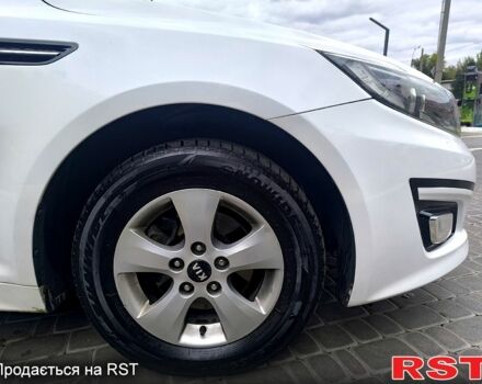 Белый Киа K5, объемом двигателя 2 л и пробегом 255 тыс. км за 9300 $, фото 7 на Automoto.ua