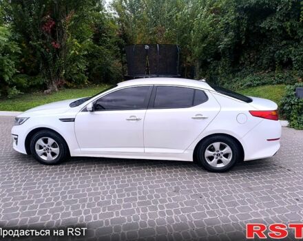 Белый Киа K5, объемом двигателя 2 л и пробегом 255 тыс. км за 9300 $, фото 2 на Automoto.ua