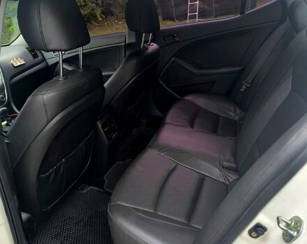 Белый Киа K5, объемом двигателя 2 л и пробегом 255 тыс. км за 9300 $, фото 3 на Automoto.ua