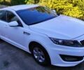 Білий Кіа K5, об'ємом двигуна 2 л та пробігом 100 тис. км за 8000 $, фото 1 на Automoto.ua