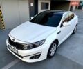 Белый Киа K5, объемом двигателя 2 л и пробегом 273 тыс. км за 10600 $, фото 3 на Automoto.ua