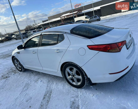 Білий Кіа K5, об'ємом двигуна 2 л та пробігом 350 тис. км за 7600 $, фото 6 на Automoto.ua