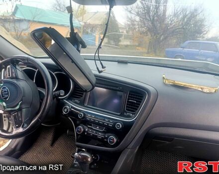 Білий Кіа K5, об'ємом двигуна 2 л та пробігом 200 тис. км за 5000 $, фото 5 на Automoto.ua