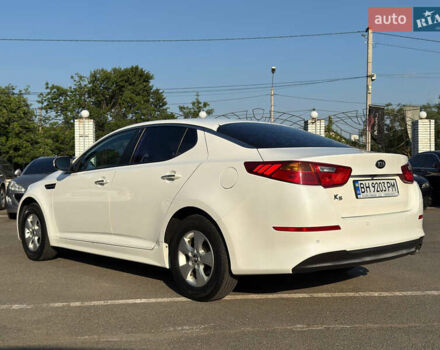 Белый Киа K5, объемом двигателя 2 л и пробегом 250 тыс. км за 10600 $, фото 8 на Automoto.ua