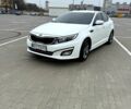 Белый Киа K5, объемом двигателя 2 л и пробегом 238 тыс. км за 9999 $, фото 1 на Automoto.ua