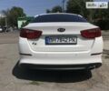 Белый Киа K5, объемом двигателя 2 л и пробегом 226 тыс. км за 10300 $, фото 5 на Automoto.ua
