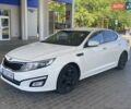 Белый Киа K5, объемом двигателя 2 л и пробегом 290 тыс. км за 8800 $, фото 1 на Automoto.ua