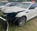 Белый Киа K5, объемом двигателя 2 л и пробегом 220 тыс. км за 4900 $, фото 1 на Automoto.ua