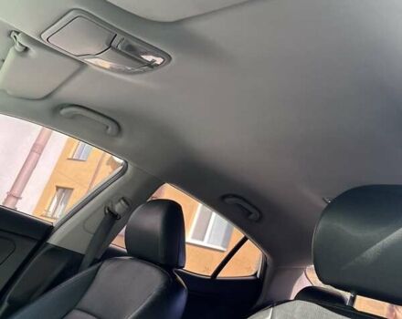 Білий Кіа K5, об'ємом двигуна 2 л та пробігом 260 тис. км за 9800 $, фото 5 на Automoto.ua