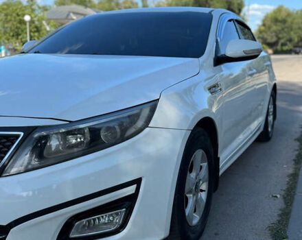 Белый Киа K5, объемом двигателя 2 л и пробегом 247 тыс. км за 8200 $, фото 7 на Automoto.ua