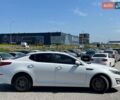 Белый Киа K5, объемом двигателя 2 л и пробегом 246 тыс. км за 10240 $, фото 5 на Automoto.ua
