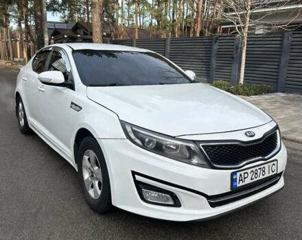 Белый Киа K5, объемом двигателя 2 л и пробегом 247 тыс. км за 7699 $, фото 3 на Automoto.ua