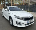 Белый Киа K5, объемом двигателя 2 л и пробегом 247 тыс. км за 7699 $, фото 3 на Automoto.ua