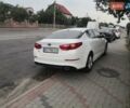 Белый Киа K5, объемом двигателя 2 л и пробегом 278 тыс. км за 11200 $, фото 1 на Automoto.ua