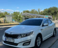 Белый Киа K5, объемом двигателя 2 л и пробегом 247 тыс. км за 8200 $, фото 2 на Automoto.ua