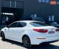 Белый Киа K5, объемом двигателя 2 л и пробегом 246 тыс. км за 10240 $, фото 9 на Automoto.ua
