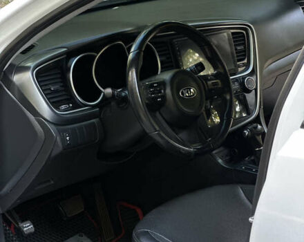 Киа K5 2014 в Харькове на Automoto.ua Белый Киа K5, объемом двигателя 2 л и пробегом 258 тыс. км за 9000 $, фото 2 на Automoto.ua