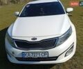 Белый Киа K5, объемом двигателя 2 л и пробегом 300 тыс. км за 7500 $, фото 1 на Automoto.ua