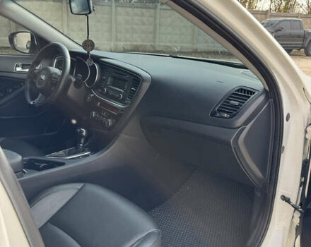 Белый Киа K5, объемом двигателя 2 л и пробегом 199 тыс. км за 12700 $, фото 23 на Automoto.ua