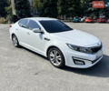 Білий Кіа K5, об'ємом двигуна 2 л та пробігом 395 тис. км за 9000 $, фото 1 на Automoto.ua